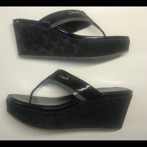 COACH Jody (F2370B/11) patent thong wedges.